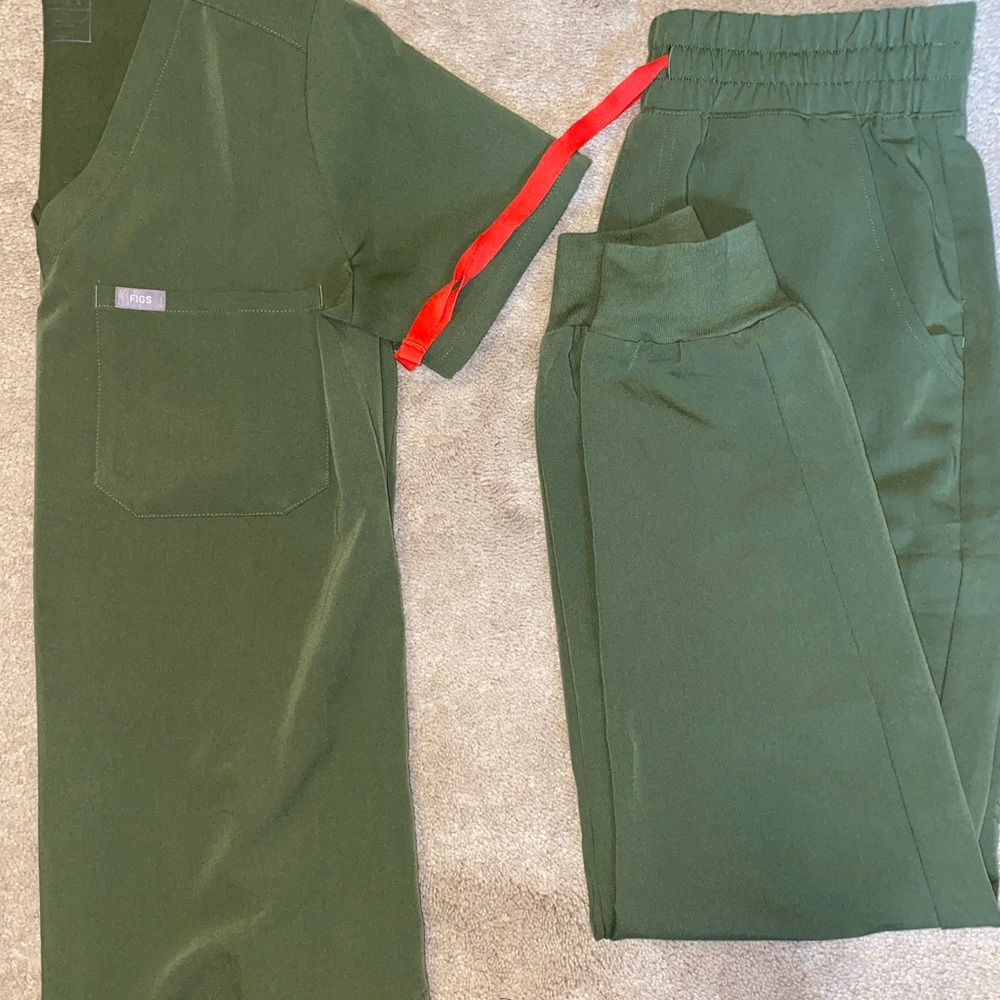 Figs Scrub Set (Limited Edition Dark Olive)